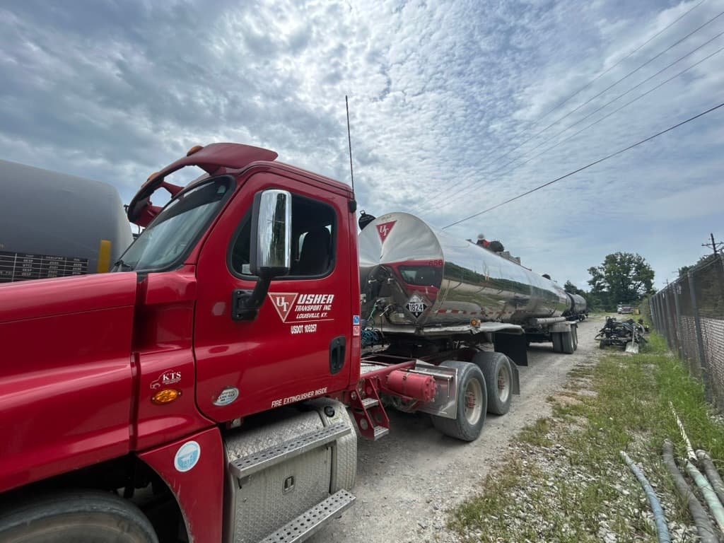 Usher Transport truck and tank trailer at the transload site