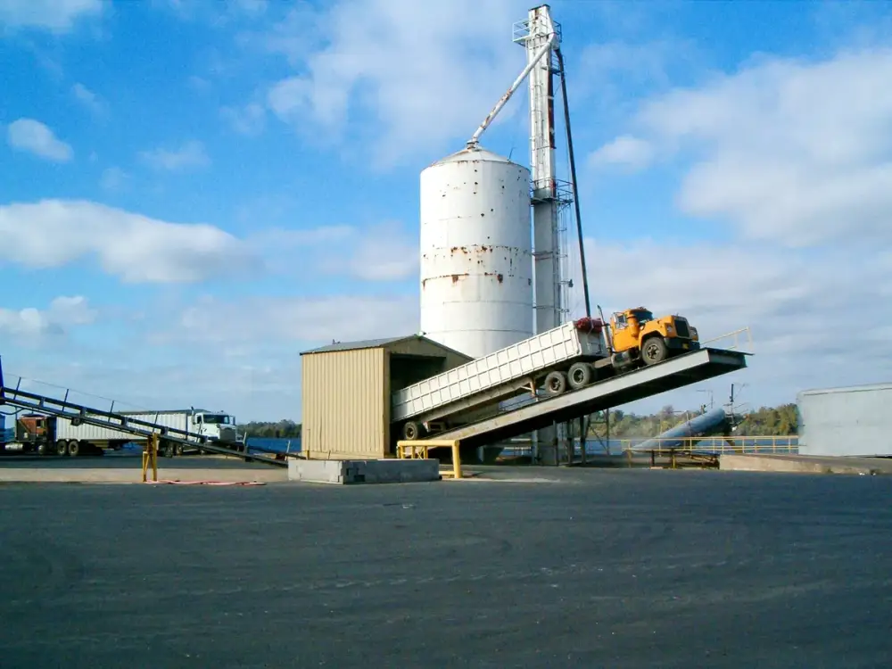 Watco Terminal & Port Services - Port of Pine Bluff transload facility
